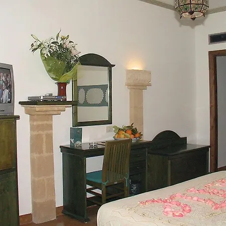 Hotel Himera Polis 4*